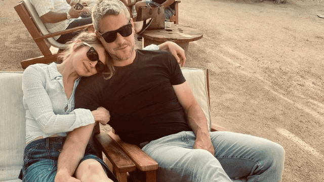 Ant Anstead Publishes a Photo of His Cuddling Girlfriend Renée Zellweger!